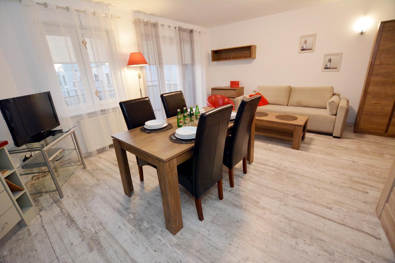 Apartament Przy Latarni Morskiej Kołobrzeg Esterno foto