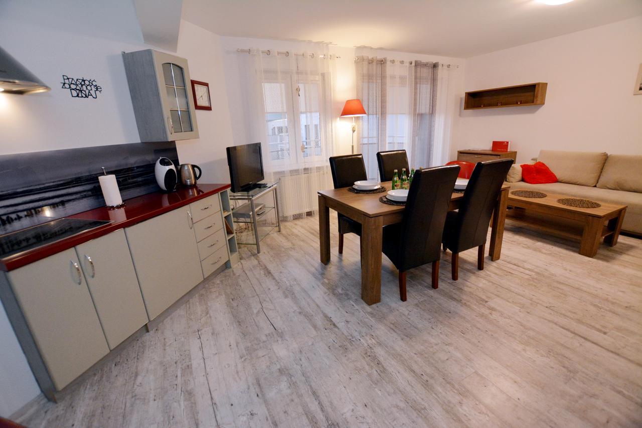 Apartament Przy Latarni Morskiej Kołobrzeg Esterno foto